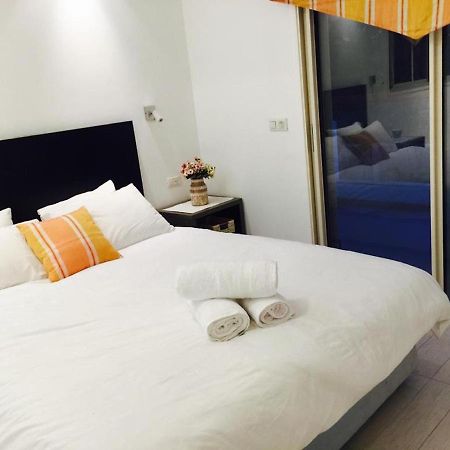 Regency Residence With Pool - Next The Beach Herzliya Екстер'єр фото