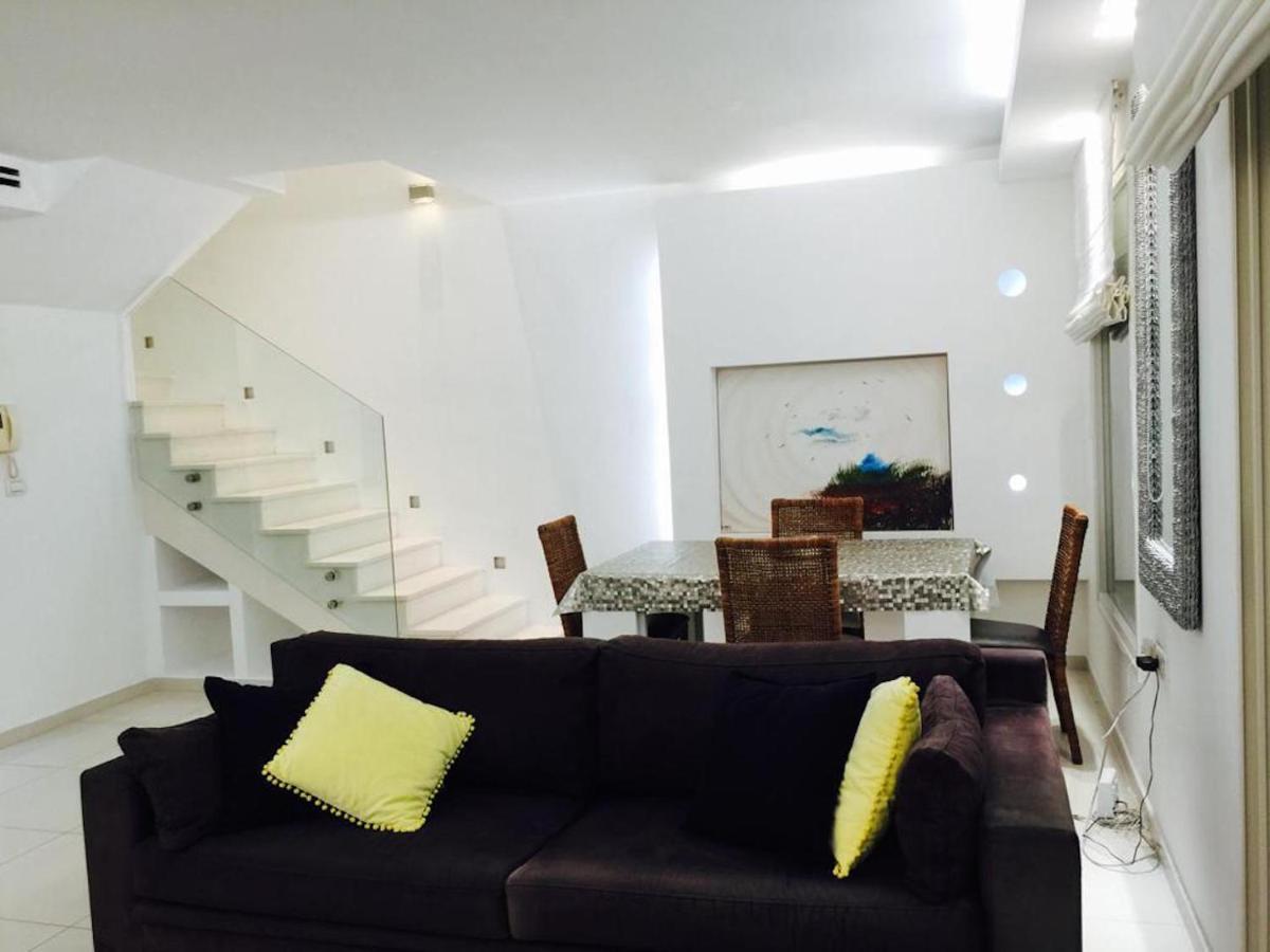 Regency Residence With Pool - Next The Beach Herzliya Екстер'єр фото