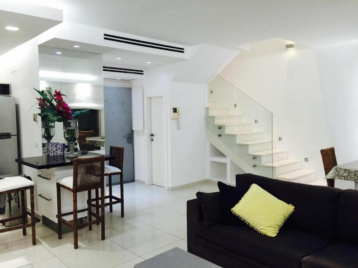 Regency Residence With Pool - Next The Beach Herzliya Екстер'єр фото